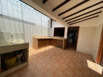 Casa de 3 alcobas en venta en Santa Ana Occidental, Bogotá, 229 m² · foto 4 de 20