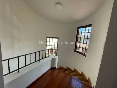 Casa de 3 alcobas en venta en Santa Ana Occidental, Bogotá, 229 m² · foto 7 de 20