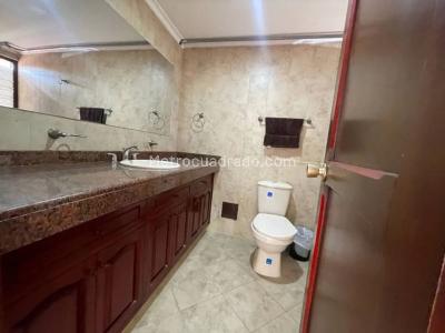 Casa de 3 alcobas en venta en Santa Ana Occidental, Bogotá, 229 m² · foto 12 de 20