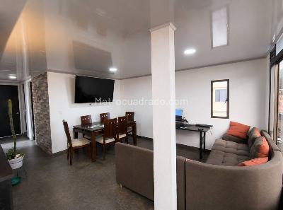 Casa de 5 alcobas en venta en Villa Elisa, Bogotá, 219 m² · foto 13 de 20