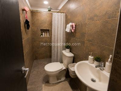 Casa de 5 alcobas en venta en Villa Elisa, Bogotá, 219 m² · foto 19 de 20