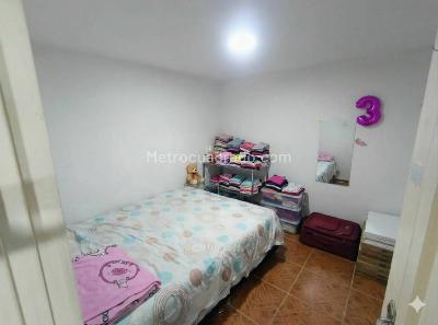 Casa de 5 alcobas en venta en Villa Elisa, Bogotá, 219 m² · foto 4 de 20