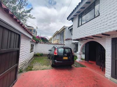 Casa de 5 alcobas en venta en Santa Margarita, Bogotá, 252 m² · foto 2 de 20