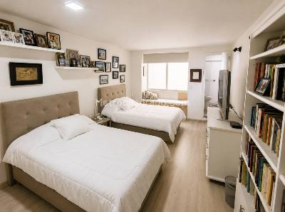 Apartamento de 4 alcobas en venta en Chico, Bogotá, 159 m² · foto 18 de 20