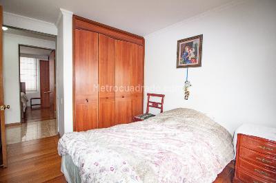 Apartamento de 3 alcobas en venta en Banco Central, Bogotá, 77 m² · foto 7 de 19