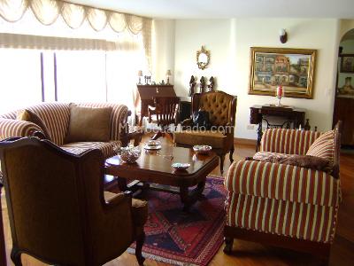 Apartamento de 3 alcobas en venta en Santa Barbara Central, Bogotá, 240 m² · foto 2 de 20