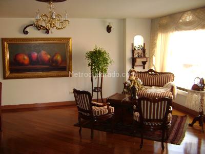 Apartamento de 3 alcobas en venta en Santa Barbara Central, Bogotá, 240 m² · foto 8 de 20