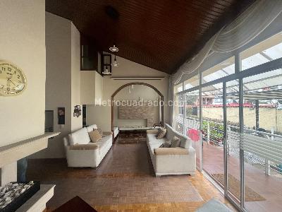 Casa de 4 alcobas en venta en La Floresta, Bogotá, 240 m² · foto 2 de 20