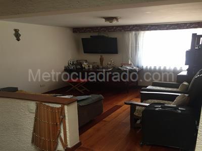Casa de 5 alcobas en venta en El Batan, Bogotá, 300 m² · foto 14 de 16