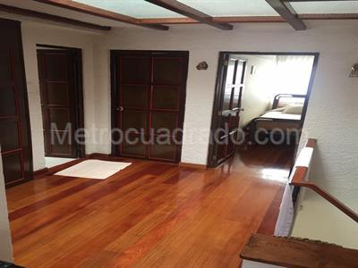 Casa de 5 alcobas en venta en El Batan, Bogotá, 300 m² · foto 15 de 16