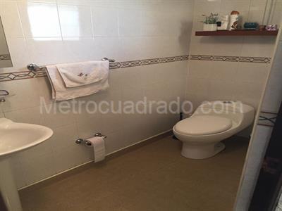 Casa de 5 alcobas en venta en El Batan, Bogotá, 300 m² · foto 5 de 16