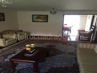 Casa de 5 alcobas en venta en El Batan, Bogotá, 300 m² · foto 7 de 16