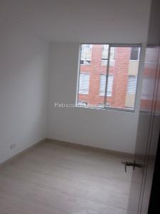 Apartamento de 3 alcobas en venta en Conjunto Residencial Azahar, Soacha, 56 m² · foto 6 de 10