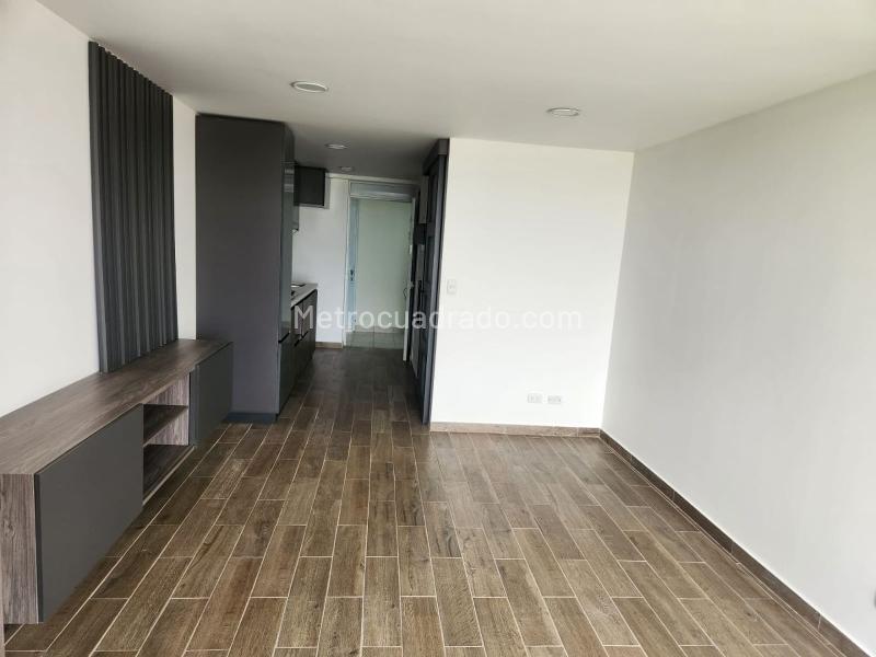 Piso – Bogotá, Capellanía, Localidad Fontibón - Más