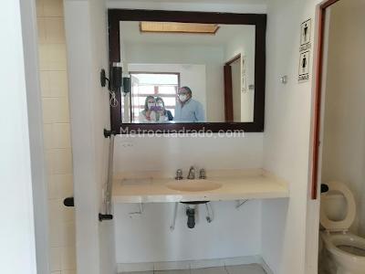 Casa de 5 alcobas en venta en El Batán, Bogotá, 389 m² · foto 5 de 14