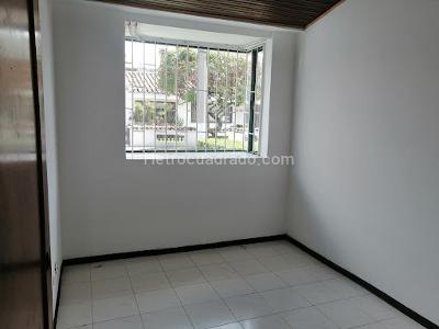 Casa de 5 alcobas en venta en El Batán, Bogotá, 389 m² · foto 8 de 14