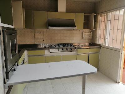 Casa de 5 alcobas en venta en El Batán, Bogotá, 389 m² · foto 9 de 14