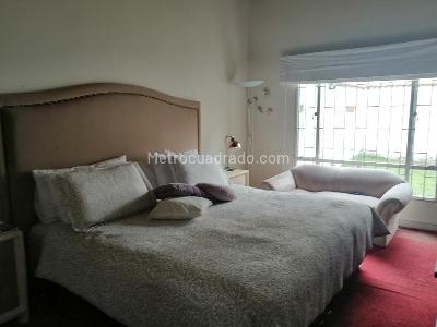 Casa de 5 alcobas en venta en Las Villas, Bogotá, 244 m² · foto 9 de 18