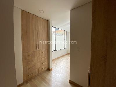 Apartamento en venta en Quinta Paredes, Bogotá · foto 8 de 16