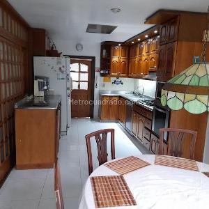 Casa de 5 alcobas en venta en Guaymaral, Bogotá, 633 m² · foto 10 de 20