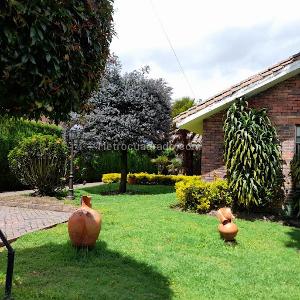 Casa de 5 alcobas en venta en Guaymaral, Bogotá, 633 m² · foto 2 de 20