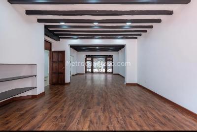 Casa de 5 alcobas en venta en Quinta Camacho, Bogotá, 404 m² · foto 17 de 20