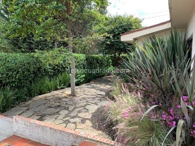 Casa de 4 alcobas en venta en Santa Barbara Alta, Bogotá, 666 m² · foto 2 de 20