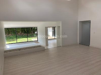 Casa de 4 alcobas en venta en Santa Barbara Alta, Bogotá, 666 m² · foto 4 de 20