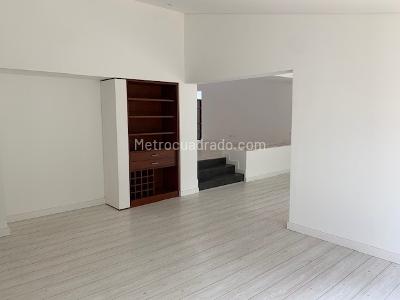 Casa de 4 alcobas en venta en Santa Barbara Alta, Bogotá, 666 m² · foto 5 de 20