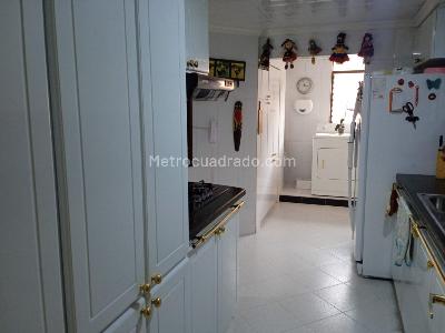 Apartamento de 5 alcobas en venta en Santa Barbara, Bogotá, 200 m² · foto 14 de 20
