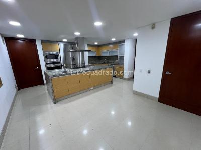 Casa de 4 alcobas en venta en Chico Alto, Bogotá, 830 m² · foto 6 de 20