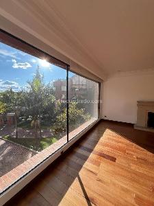 Apartamento de 3 alcobas en venta en Santa Barbara Alta, Bogotá, 295 m² · foto 2 de 20