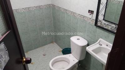 Casa de 5 alcobas en venta en San Benito, Bogotá, 156 m² · foto 11 de 14
