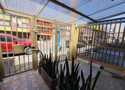 Casa de 5 alcobas en venta en Antonio Granados, Bogotá, 138 m² · foto 2 de 12