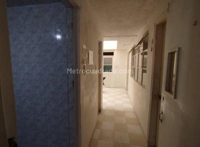 Casa de 5 alcobas en venta en Antonio Granados, Bogotá, 138 m² · foto 9 de 12