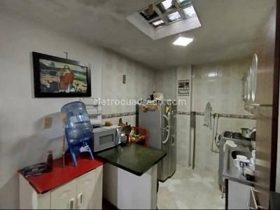 Casa de 5 alcobas en venta en Antonio Granados, Bogotá, 138 m² · foto 11 de 12