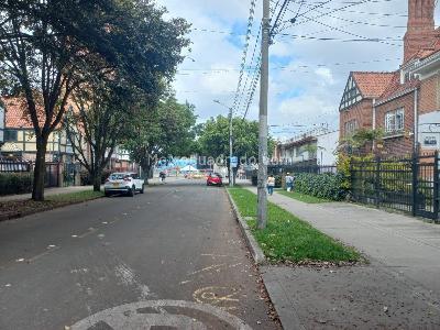 Casa de 5 alcobas en venta en Quinta Camacho, Bogotá, 500 m² · foto 7 de 12