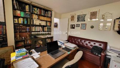 Casa de 5 alcobas en venta en Malibu La Alhambra, Bogotá, 320 m² · foto 14 de 20