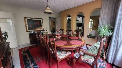 Casa de 5 alcobas en venta en Malibu La Alhambra, Bogotá, 320 m² · foto 5 de 20