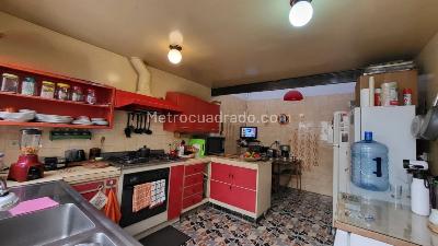 Casa de 5 alcobas en venta en Malibu La Alhambra, Bogotá, 320 m² · foto 8 de 20