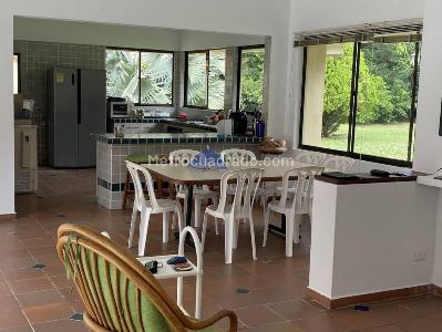 Casa de 5 alcobas en venta en Girardot, Girardot, 379 m² · foto 10 de 20