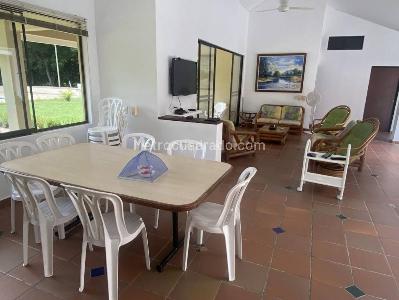 Casa de 5 alcobas en venta en Girardot, Girardot, 379 m² · foto 11 de 20