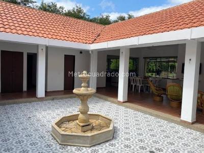 Casa de 5 alcobas en venta en Girardot, Girardot, 379 m² · foto 14 de 20