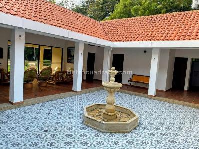 Casa de 5 alcobas en venta en Girardot, Girardot, 379 m² · foto 15 de 20