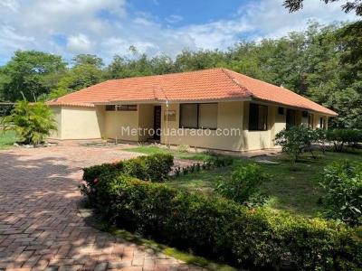 Casa de 5 alcobas en venta en Girardot, Girardot, 379 m² · foto 3 de 20