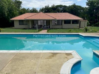 Casa de 5 alcobas en venta en Girardot, Girardot, 379 m² · foto 4 de 20