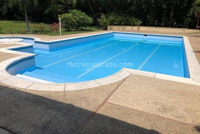 Casa de 5 alcobas en venta en Girardot, Girardot, 379 m² · foto 5 de 20
