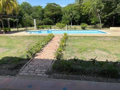 Casa de 5 alcobas en venta en Girardot, Girardot, 379 m² · foto 6 de 20