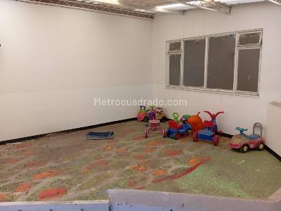 Casa de 5 alcobas en venta en La Cabaña Engativa, Bogotá, 700 m² · foto 8 de 20