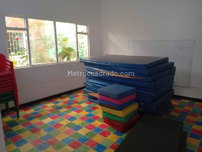 Casa de 5 alcobas en venta en La Cabaña Engativa, Bogotá, 700 m² · foto 9 de 20